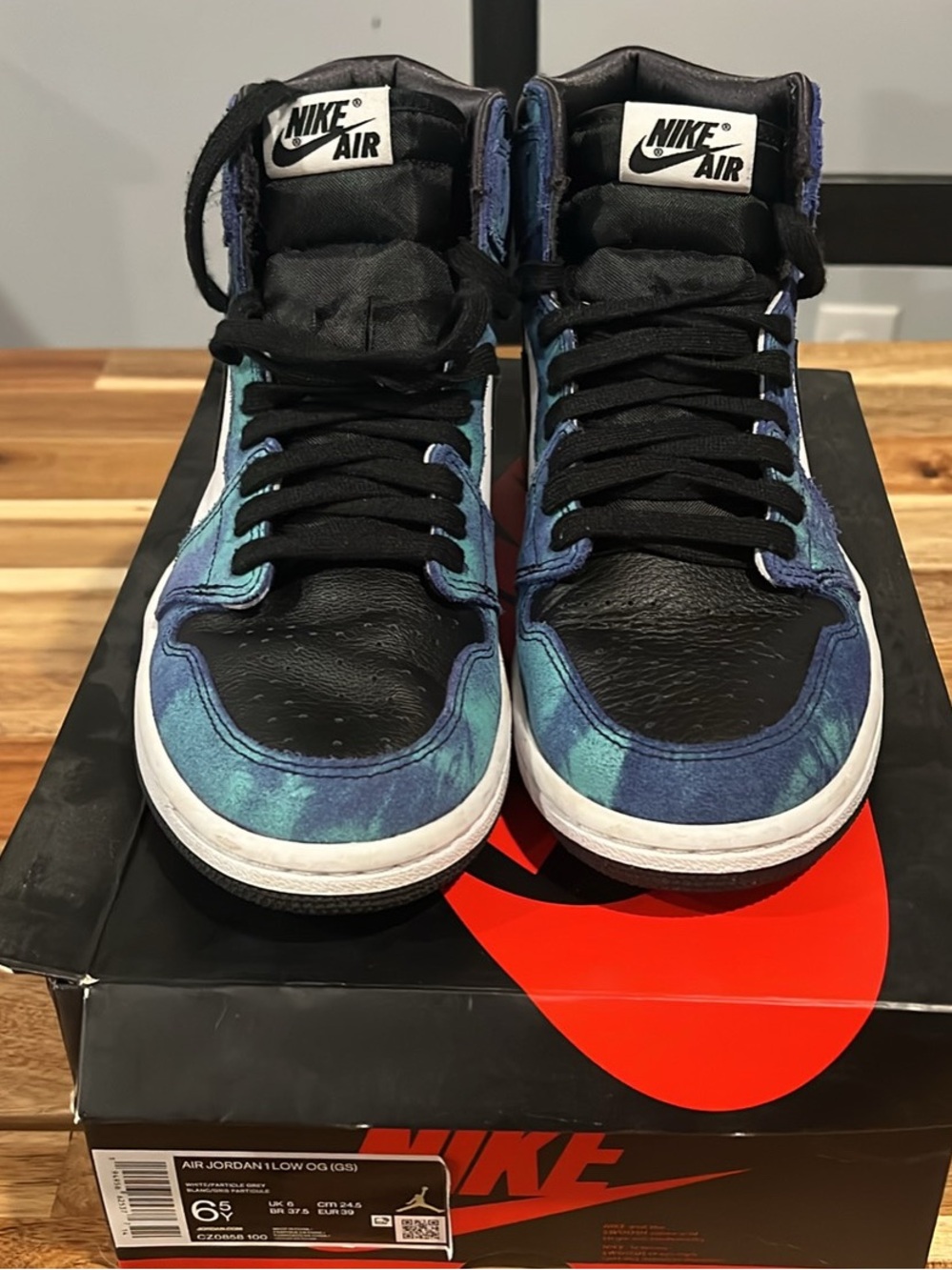 Nike Air Jordan 1 High Top Sneakers - Blue Teal Black White - Picture 2 of 4